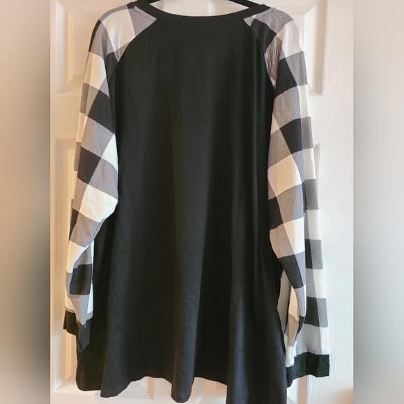 Long sleeve graphic shirt Size 5X Black - Picture 3 of 4